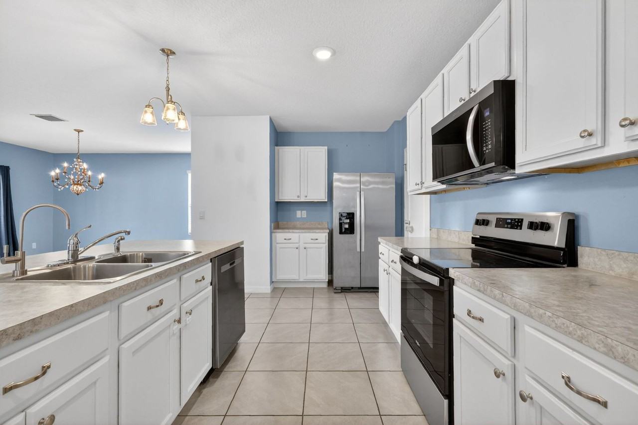 3039 Tansy St - Photo 5 of 31