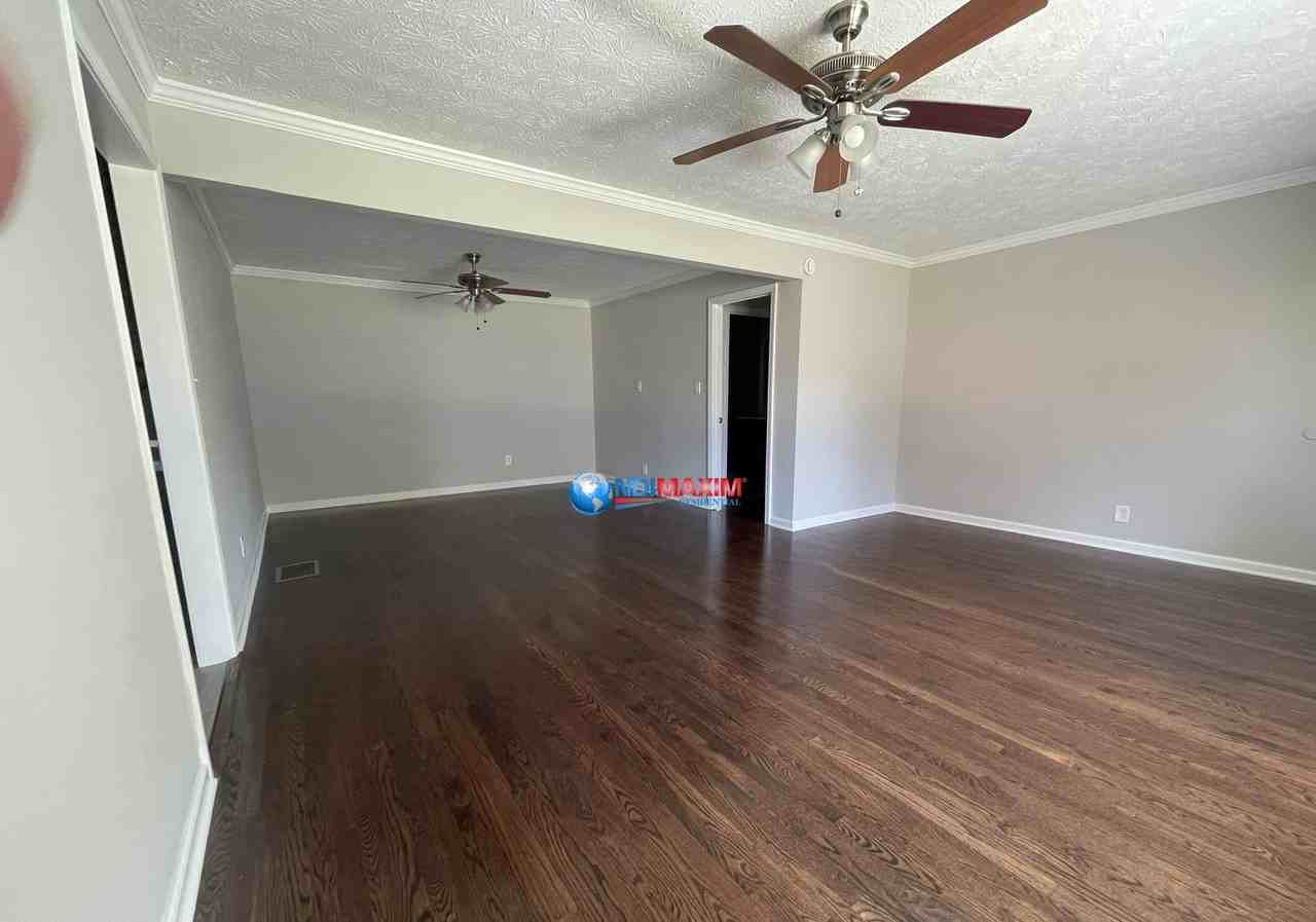 951 Northside Dr - Photo 3 of 21