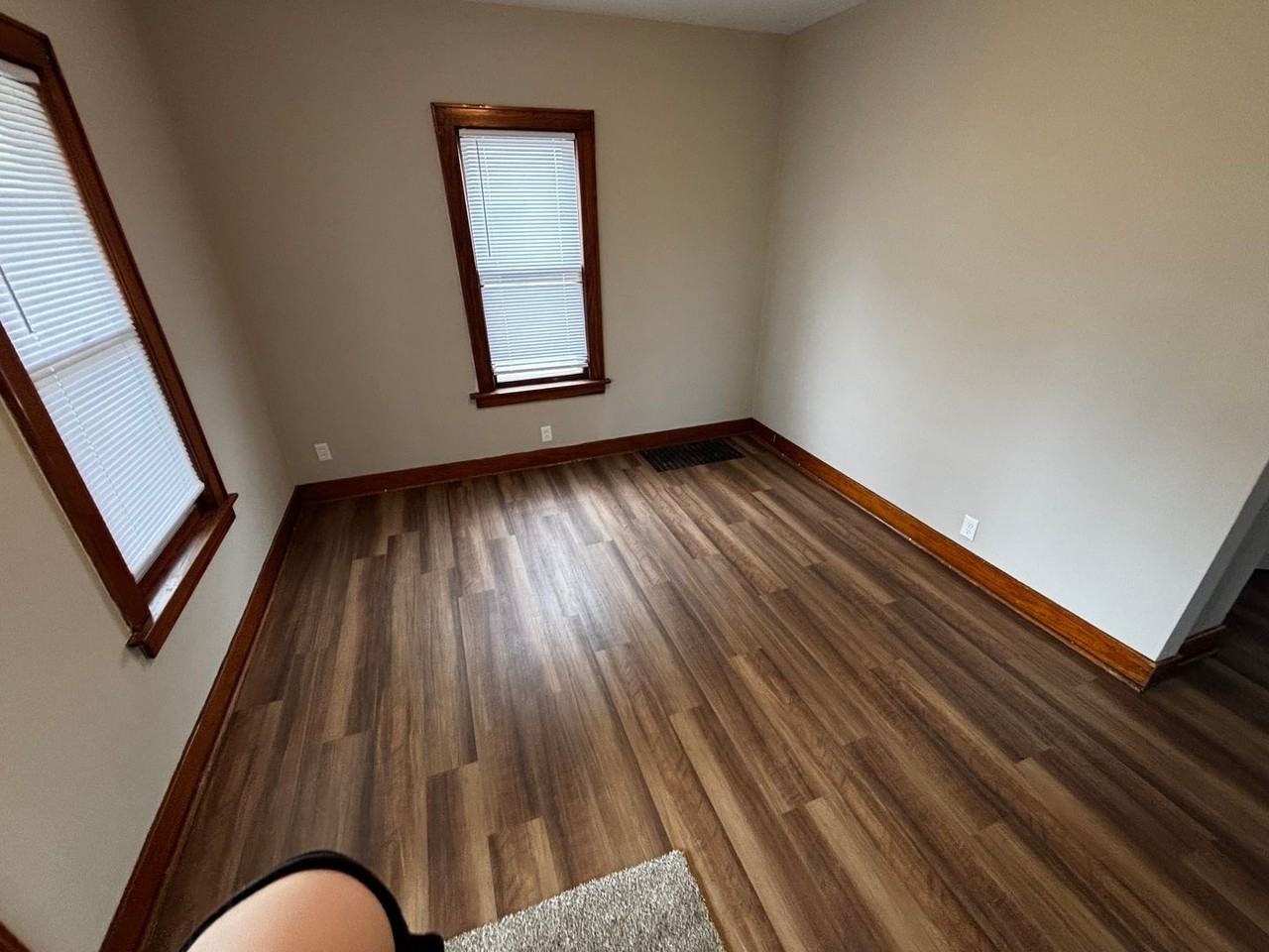 539 15th Ave - Photo 4 of 11