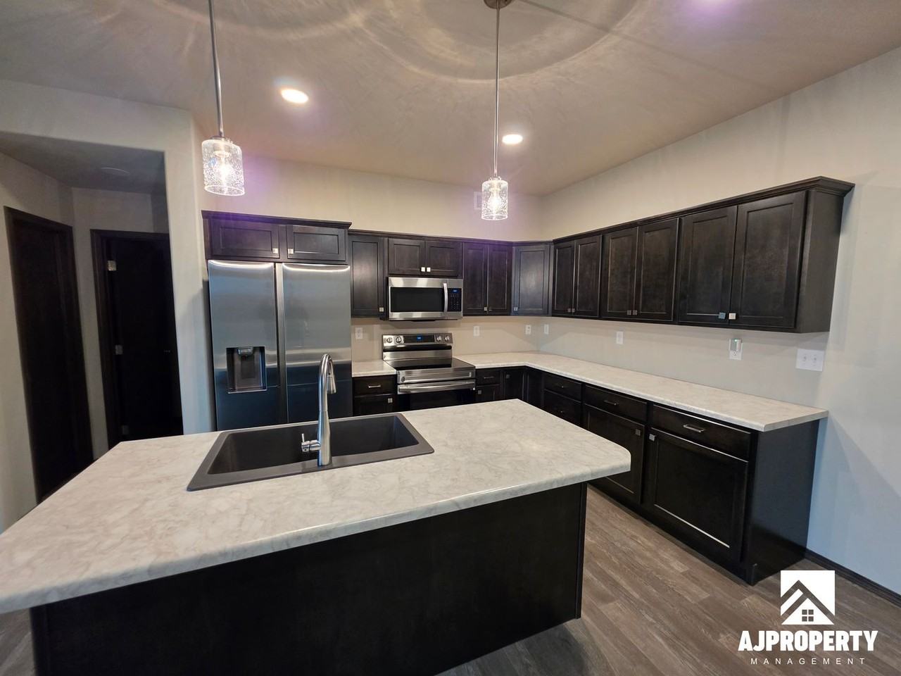 2542 E Meadowside Pl - Photo 4 of 23