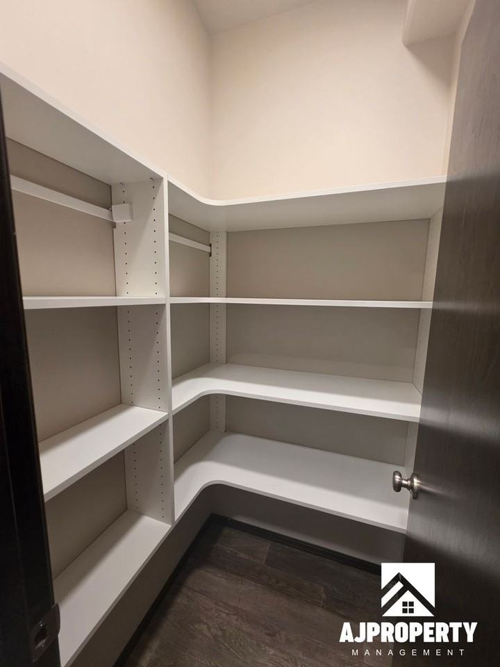 2542 E Meadowside Pl - Photo 7 of 23