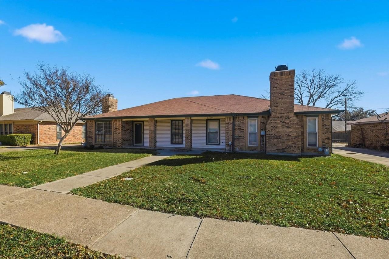 5722 Westchase Dr - Photo 3 of 27