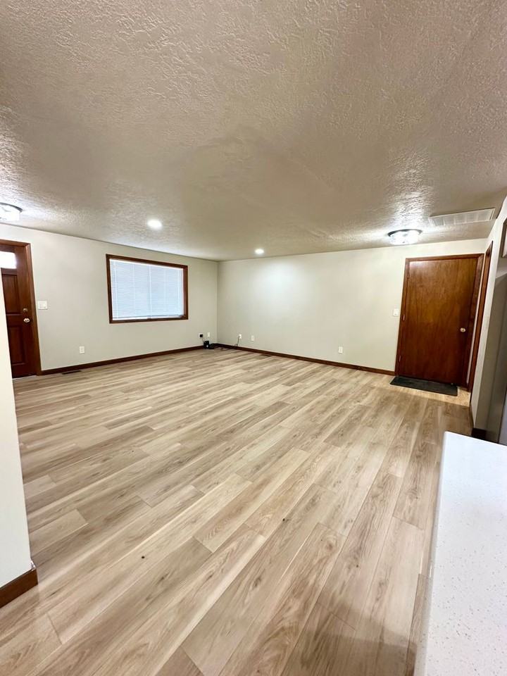 60215 Cheyenne Rd - Photo 5 of 20