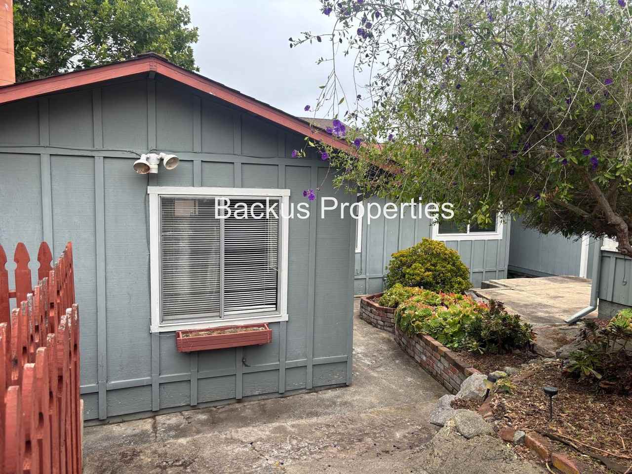774 Archer St - Photo 3 of 19