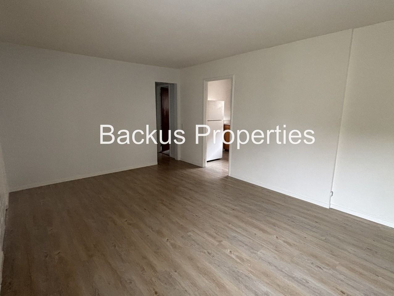 774 Archer St - Photo 5 of 19