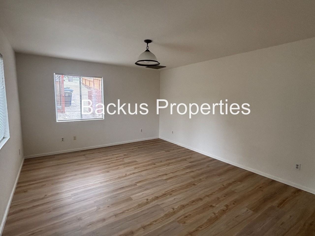 774 Archer St - Photo 7 of 19