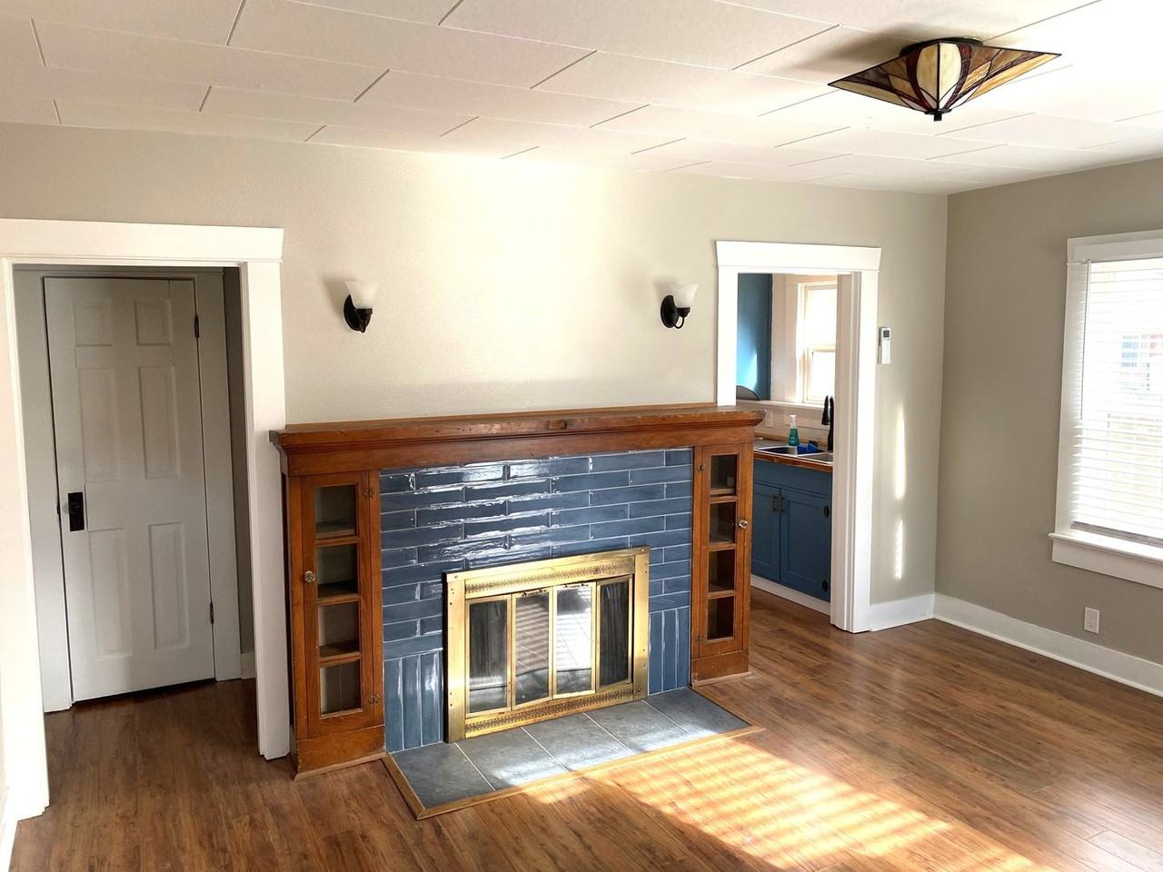 1206 Nw Elgin Ave - Photo 2 of 11