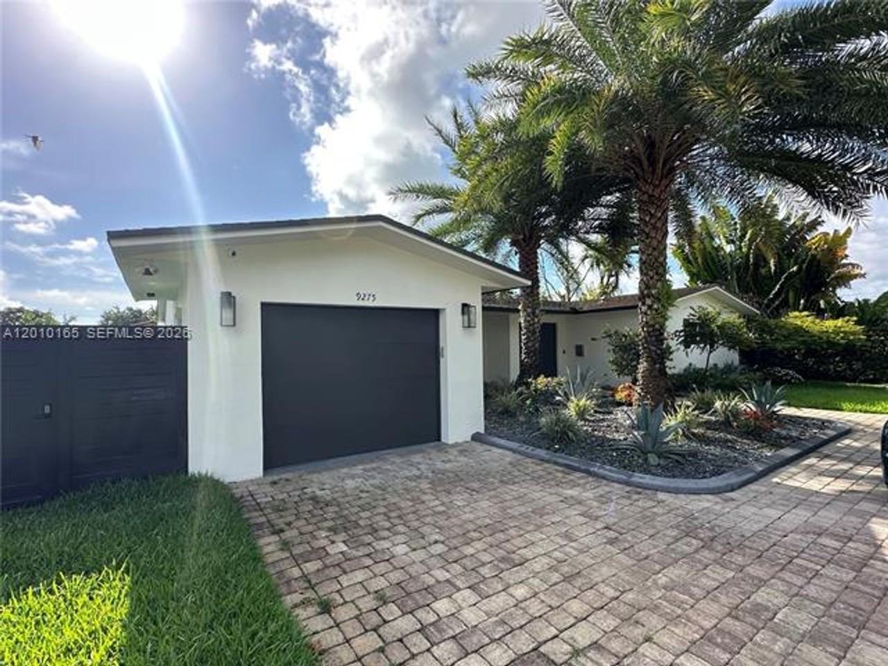 9275 Sw 67th St - Photo 2 of 31