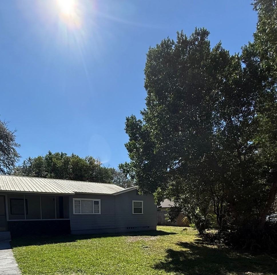 1618 Magnolia Ave - Photo 2 of 23