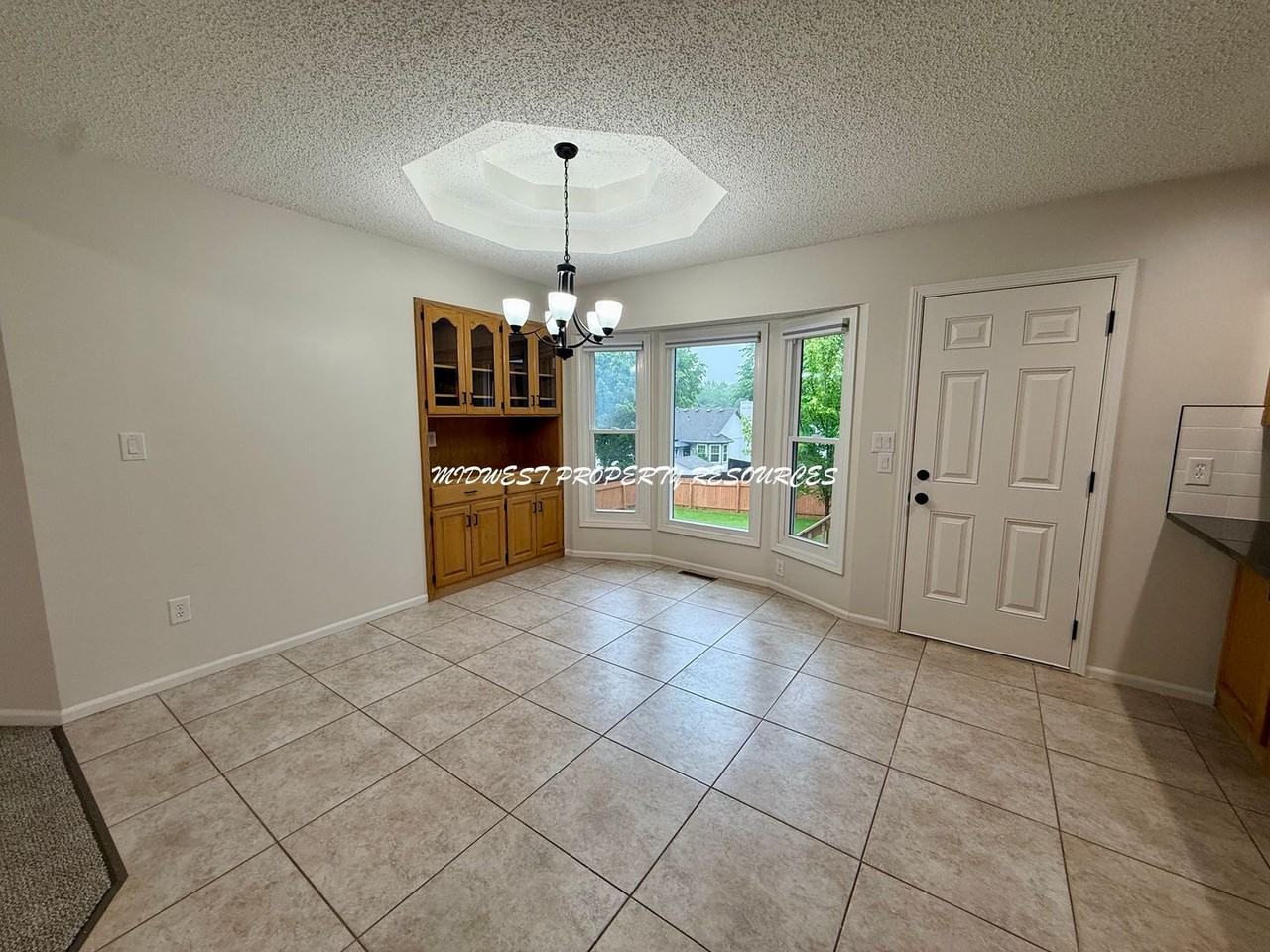 1629 Ne Whitestone Dr - Photo 6 of 31