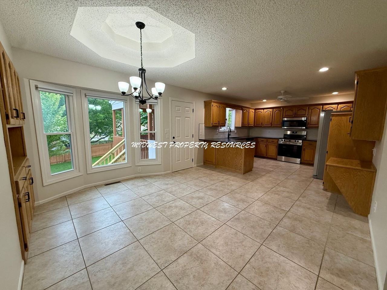 1629 Ne Whitestone Dr - Photo 7 of 31