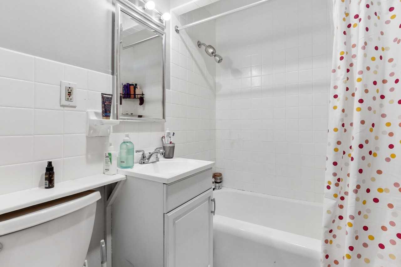 14 Barton St - Photo 7 of 18