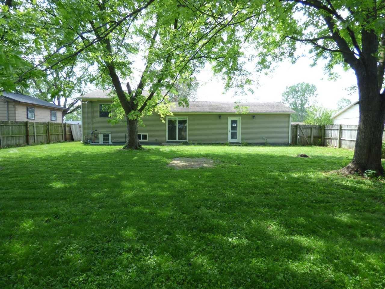 1311 Edenton Dr - Photo 2 of 20