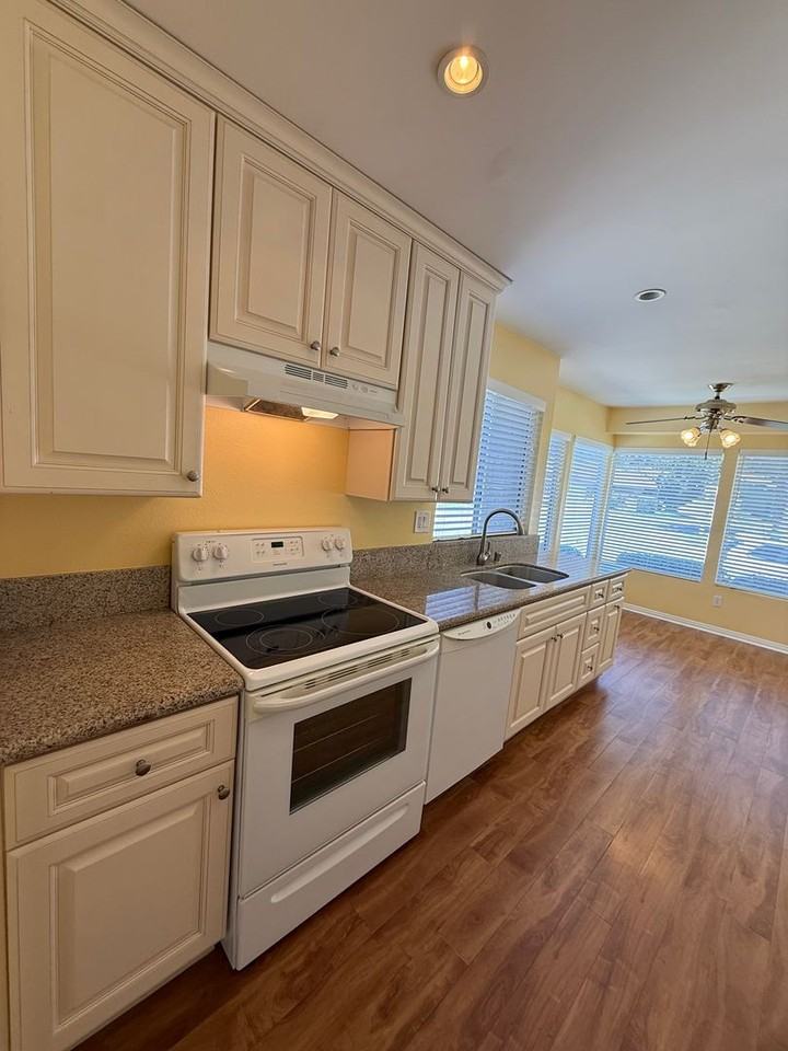 7208 Village 7 - Photo 7 of 23