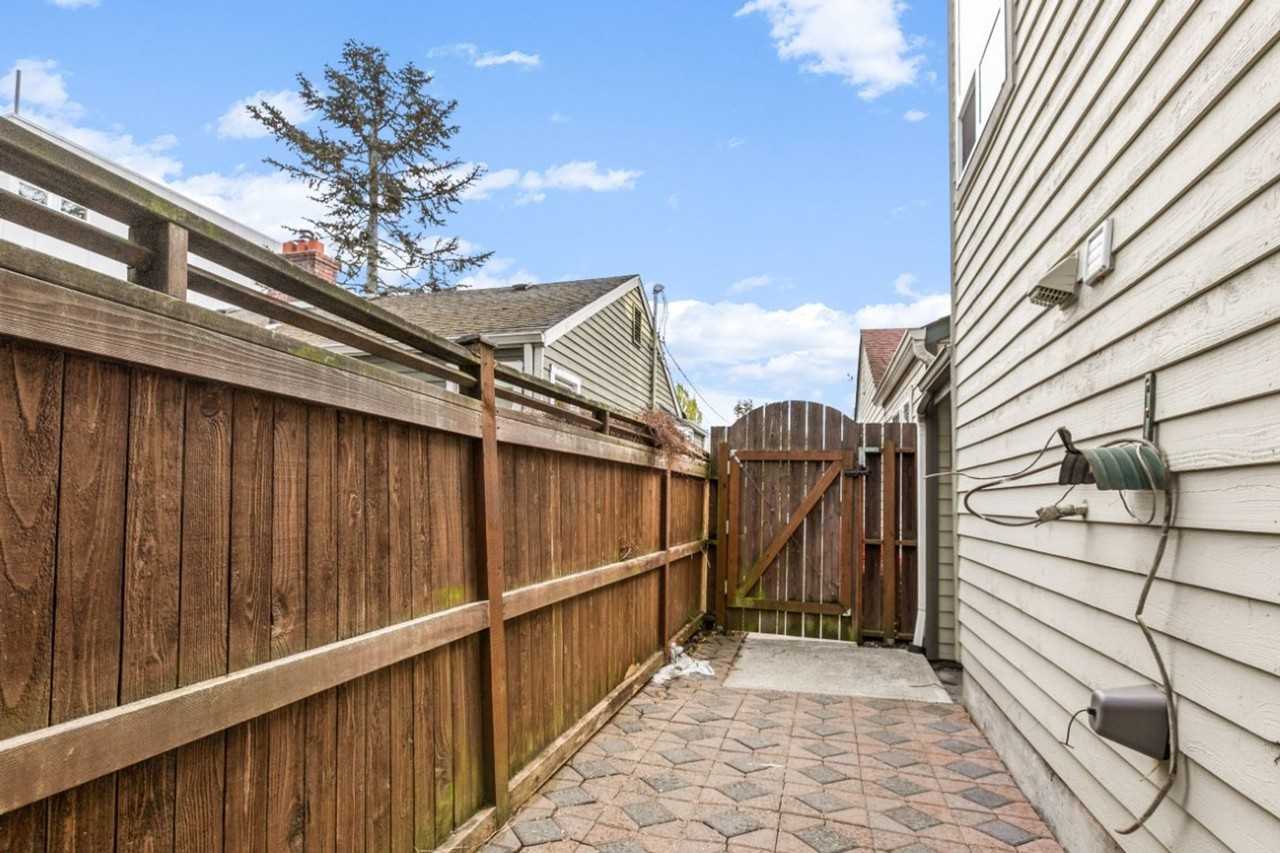 3633 22nd Ave W #B - Photo 4 of 47