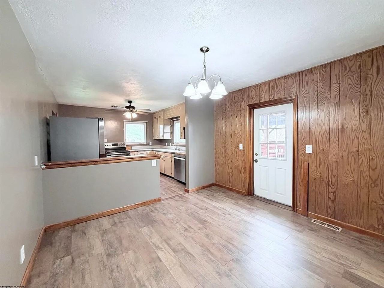 324 8th St - Photo 5 of 15