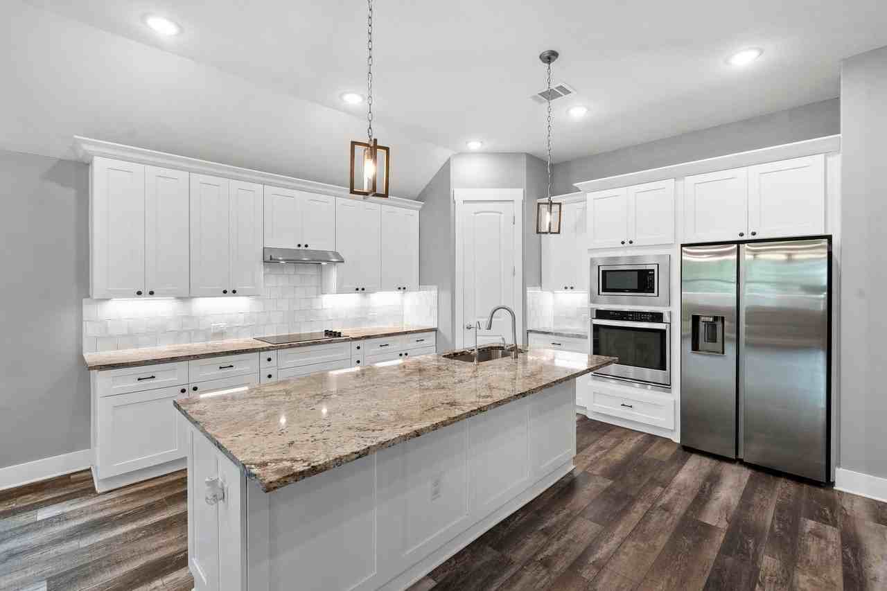 203 E Salty St - Photo 5 of 40