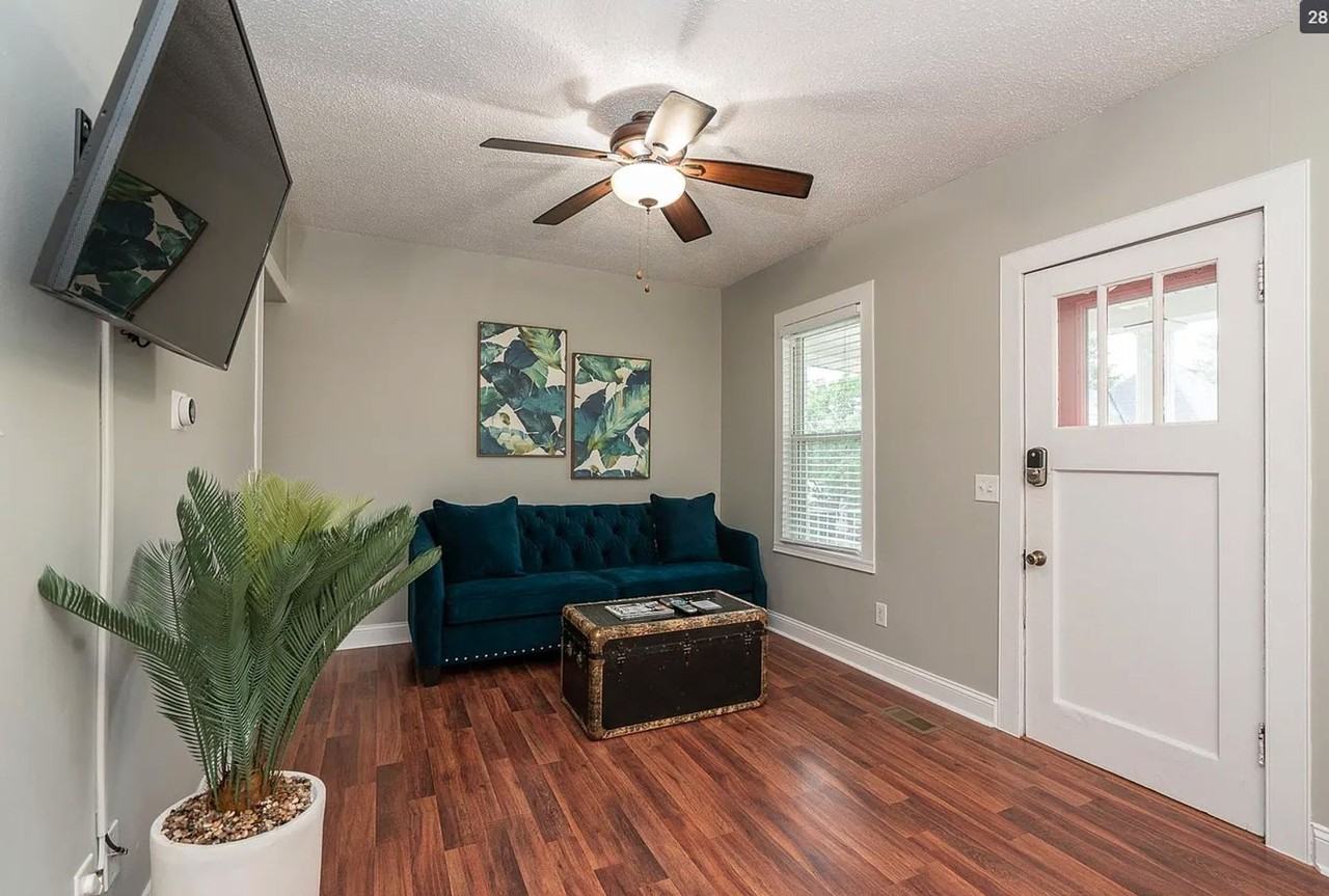 6723 Glades Ave - Photo 2 of 14