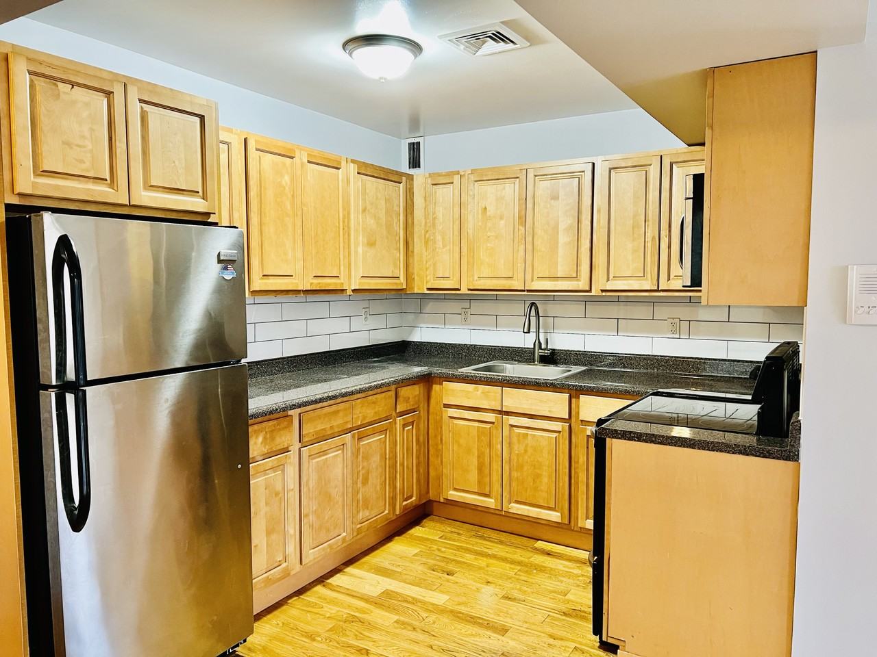 147 Main St #5C - Photo 4 of 8