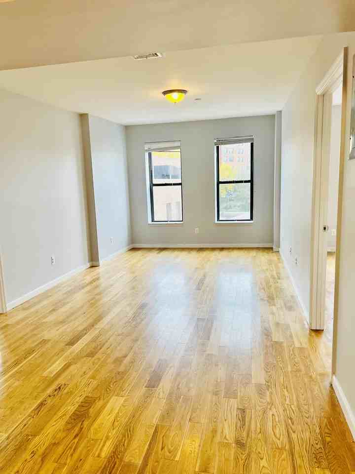 147 Main St #5C - Photo 7 of 8