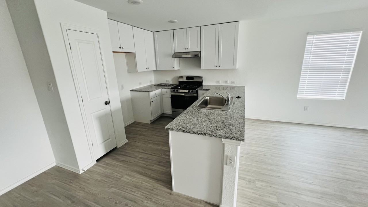 2940 Calandra Lark #NA - Photo 3 of 15