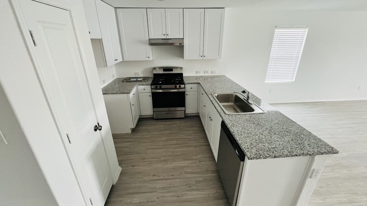 2940 Calandra Lark #NA - Photo 4 of 15