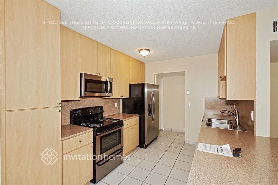 15155 Nw 88th Ct - Photo 5 of 14