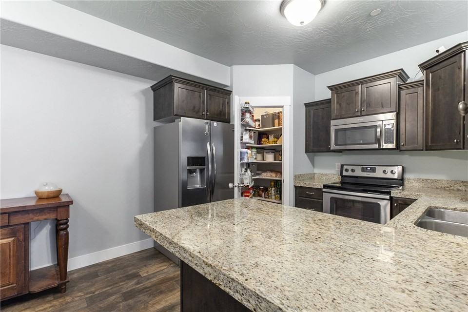 1881 N Crest Rd - Photo 5 of 13