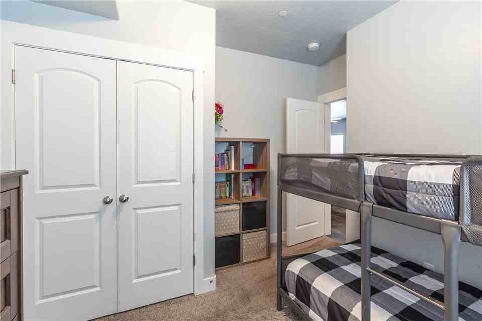 1881 N Crest Rd - Photo 7 of 13
