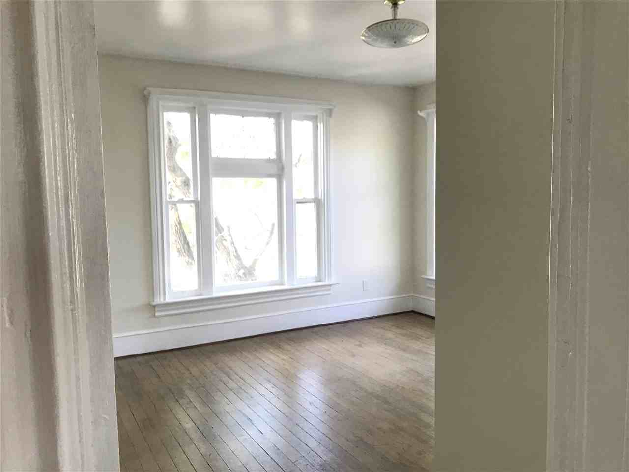 319 E St - Photo 3 of 18