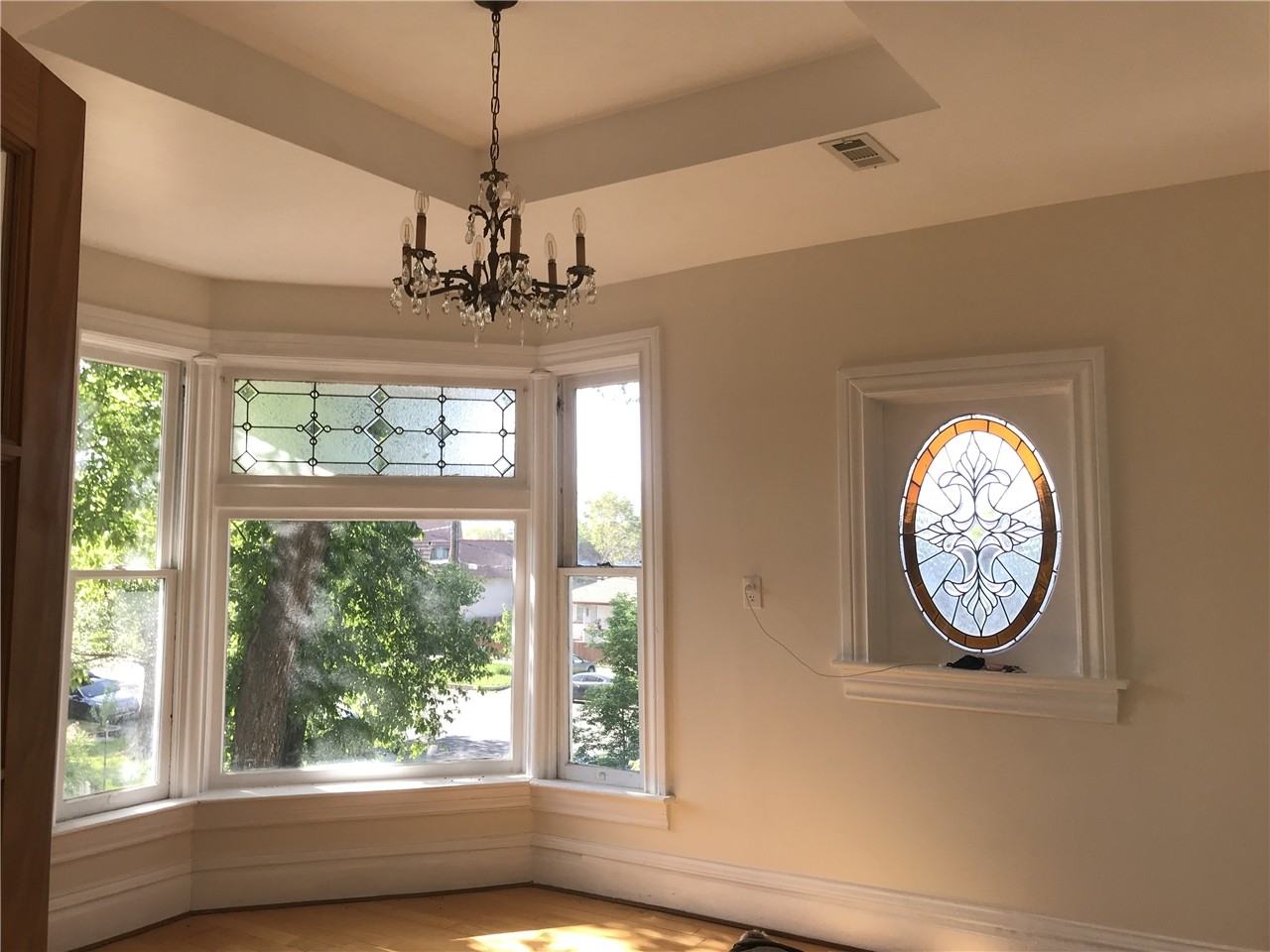 319 E St - Photo 5 of 18