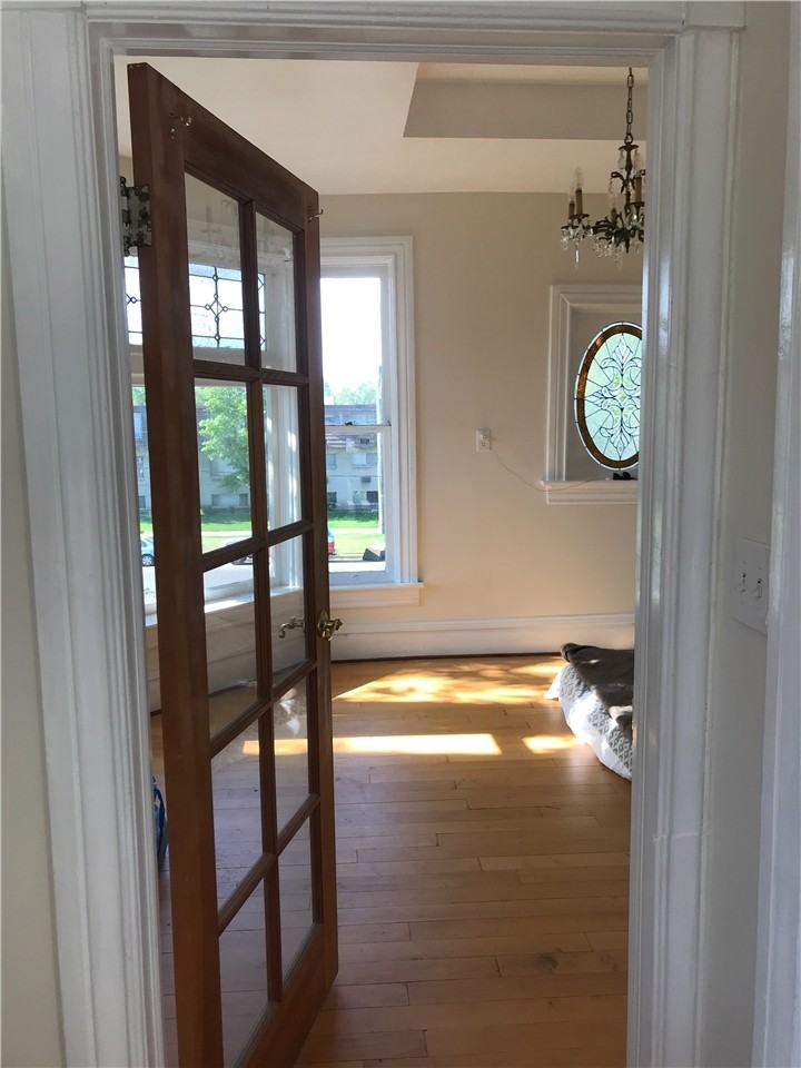 319 E St - Photo 6 of 18