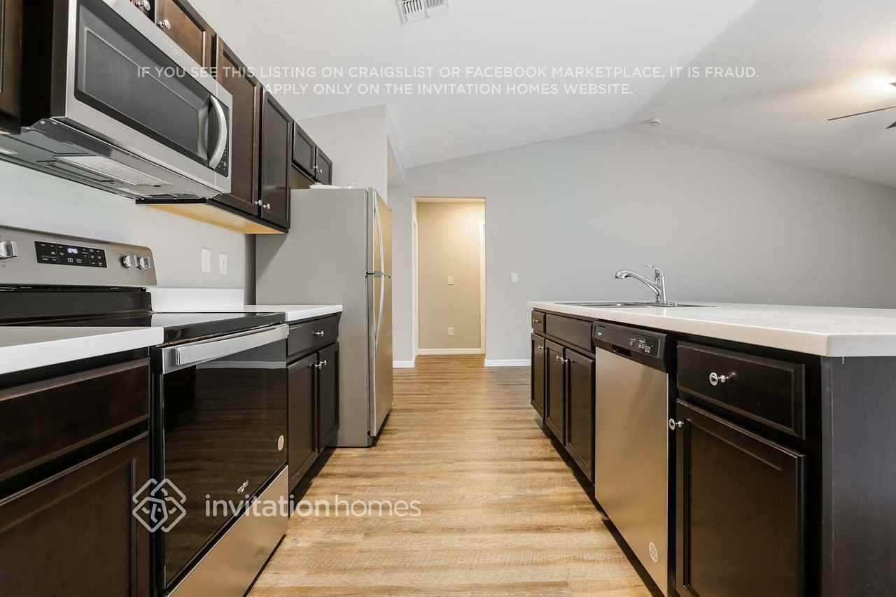 438 Se Karney Ter - Photo 6 of 17
