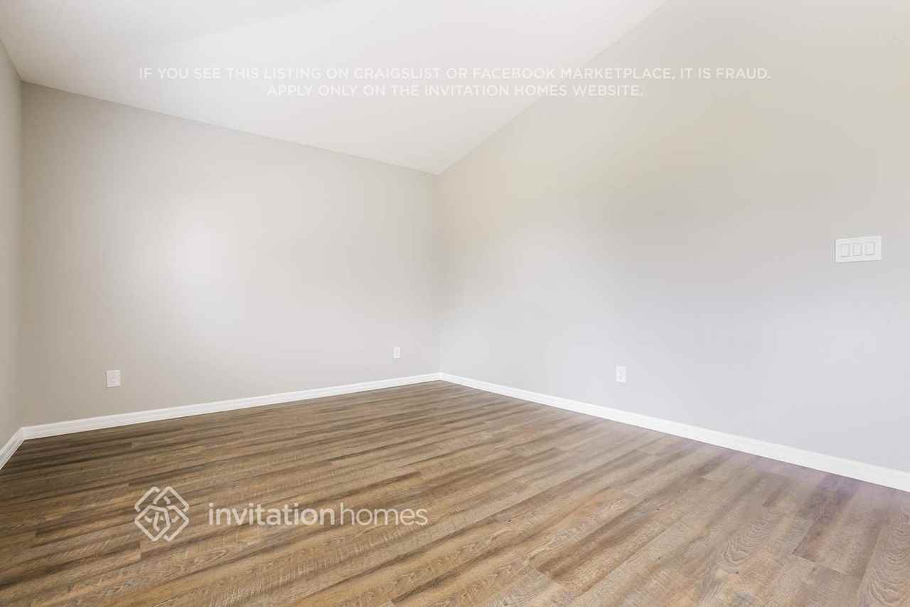 438 Se Karney Ter - Photo 7 of 17