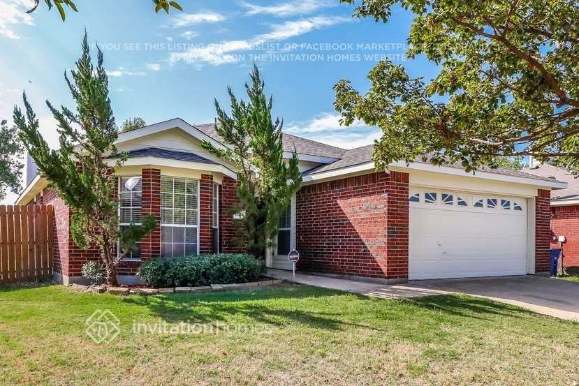 1044 Waterview Dr - Photo 2 of 8
