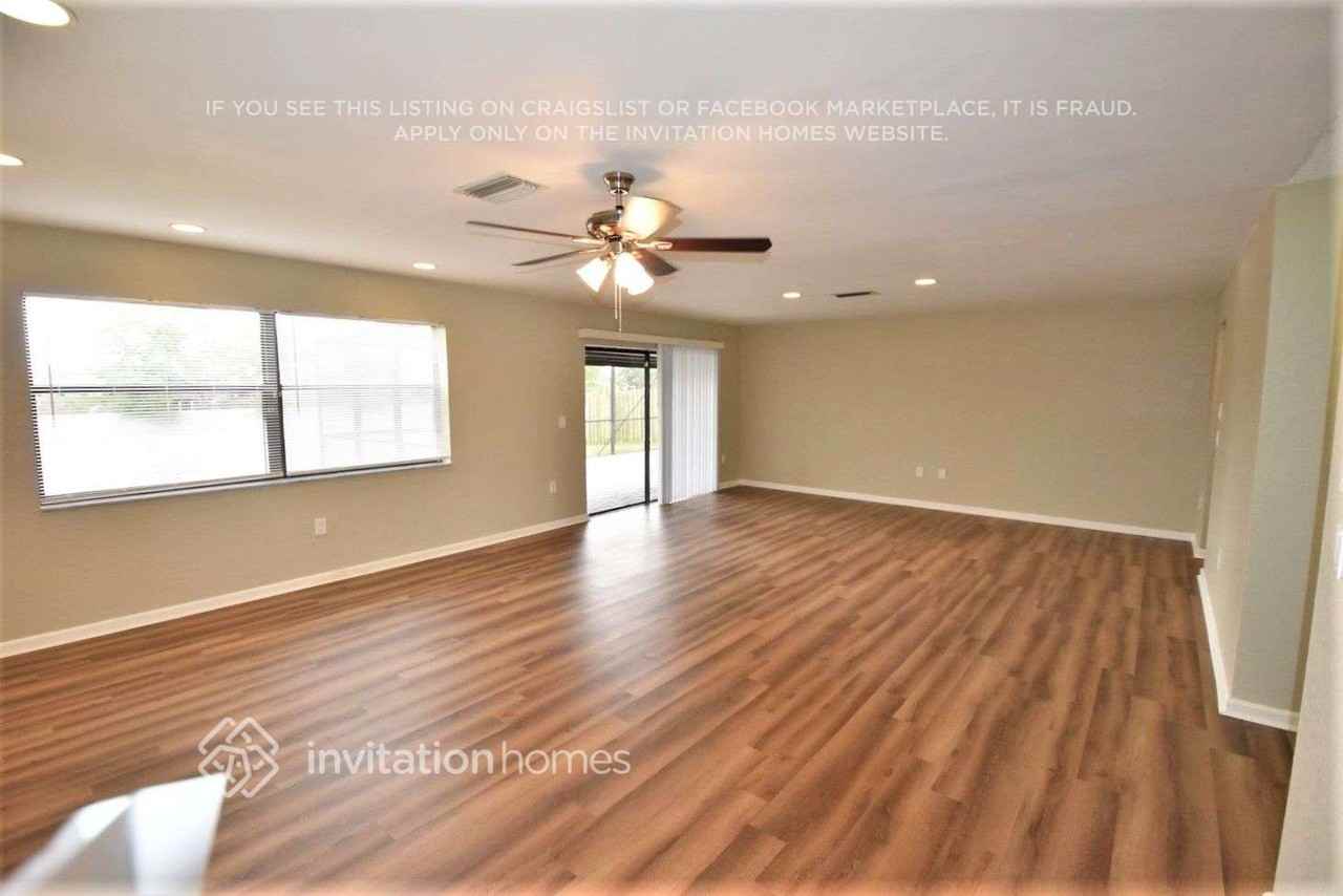4020 Nw 116th Ter - Photo 2 of 15
