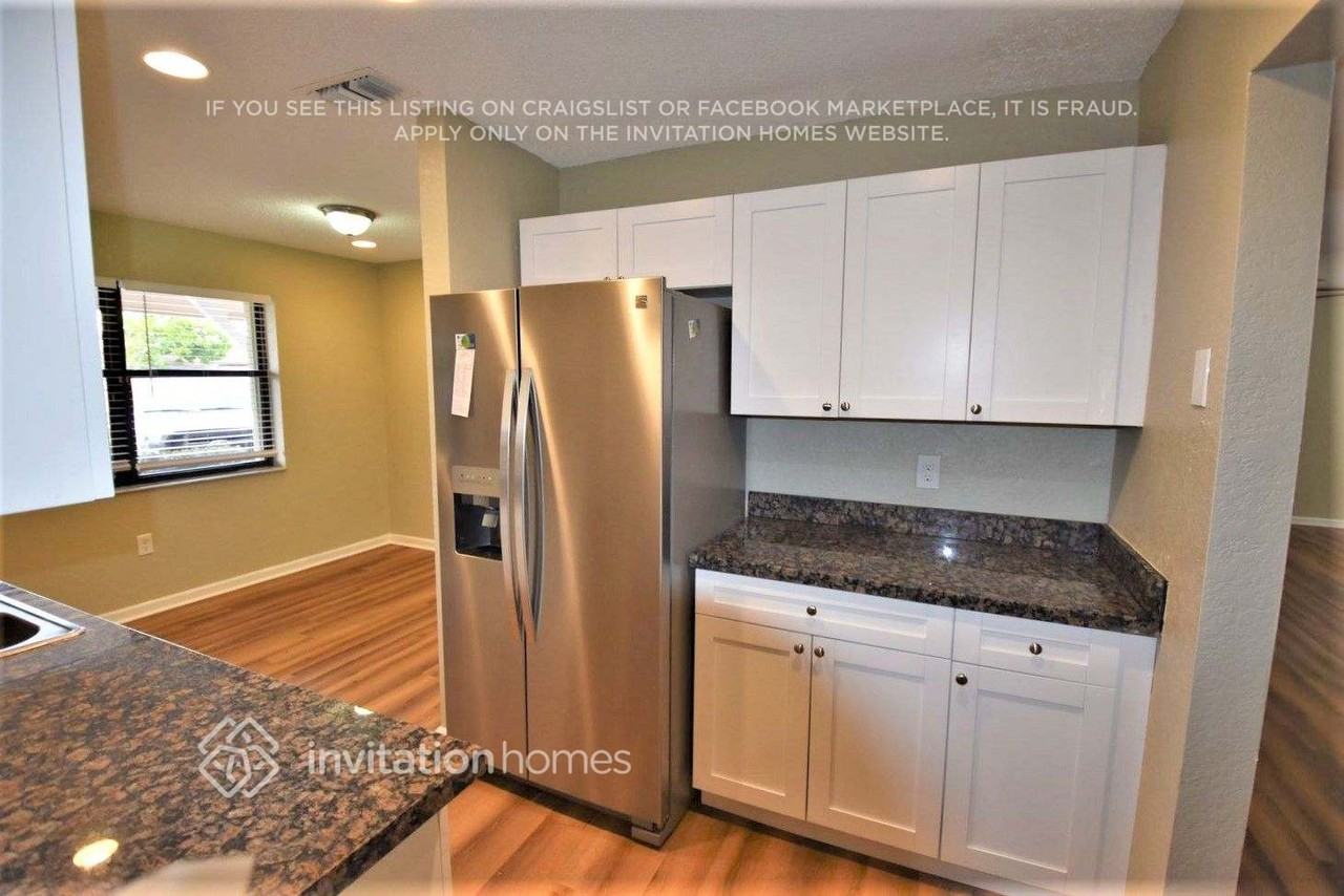 4020 Nw 116th Ter - Photo 6 of 15