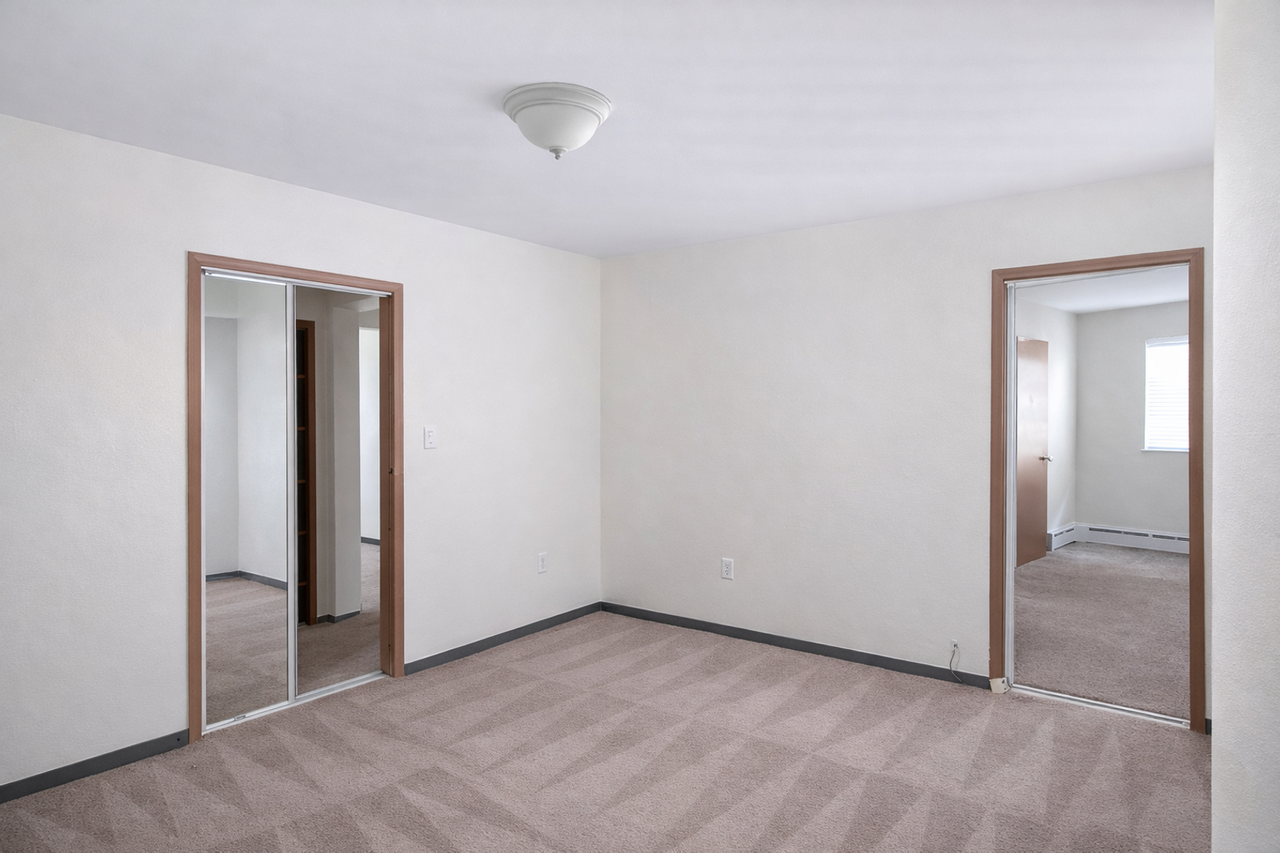 318 8th Ave SE - Photo 4 of 18