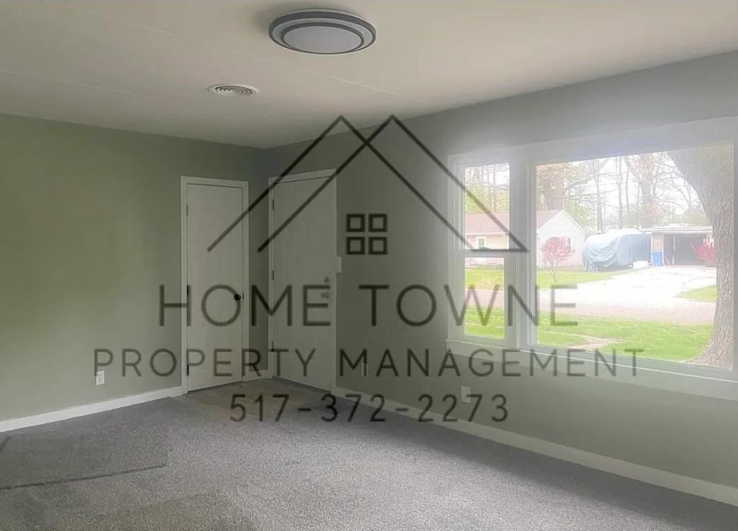 135 W Howe Ave - Photo 5 of 11