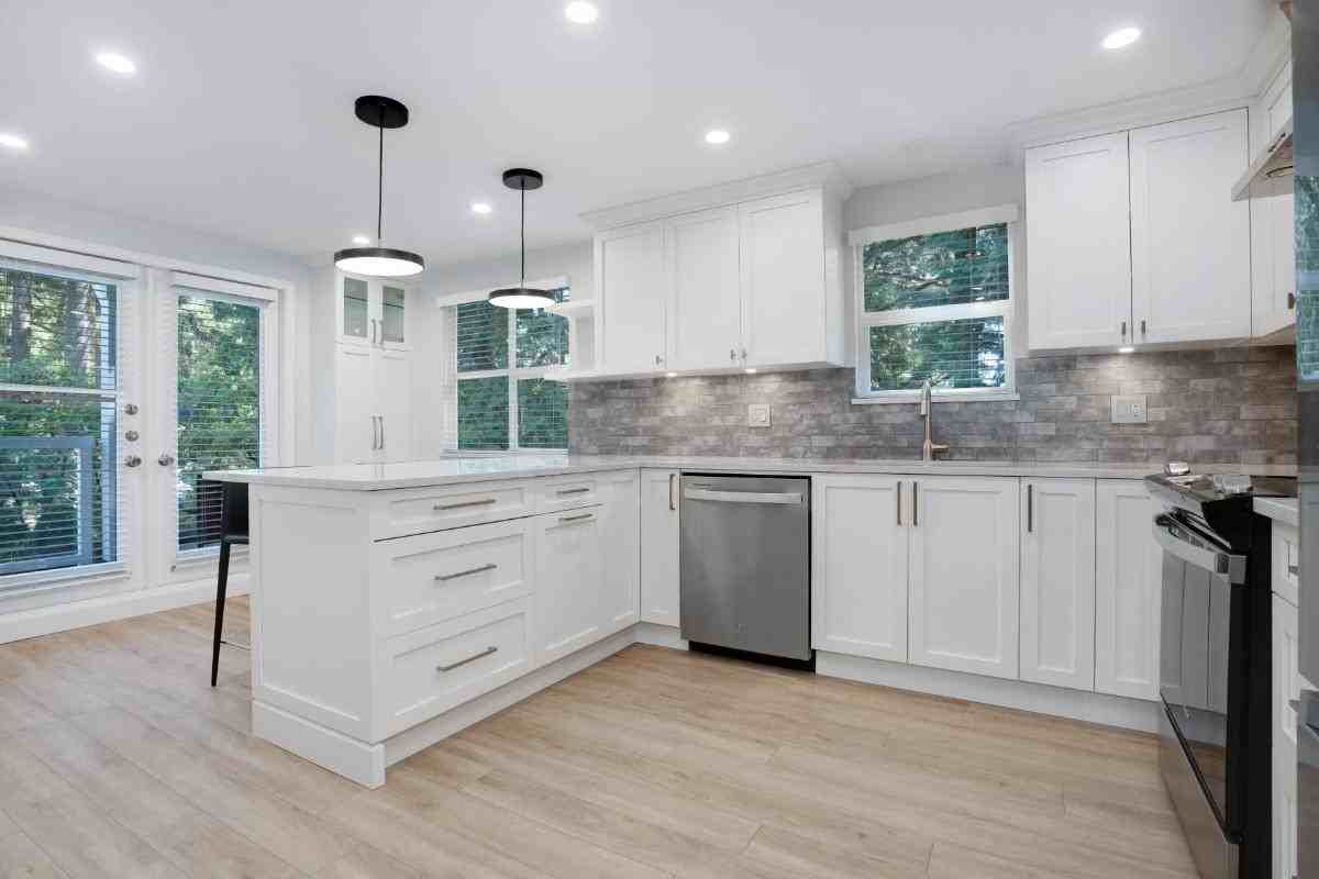 3373 Capilano Crescent #201 - Photo 7 of 16
