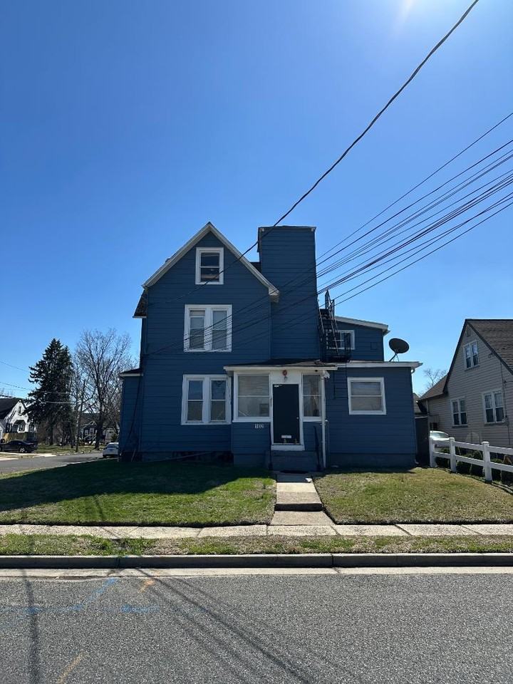 102 4th Ave - Photo 4 of 7