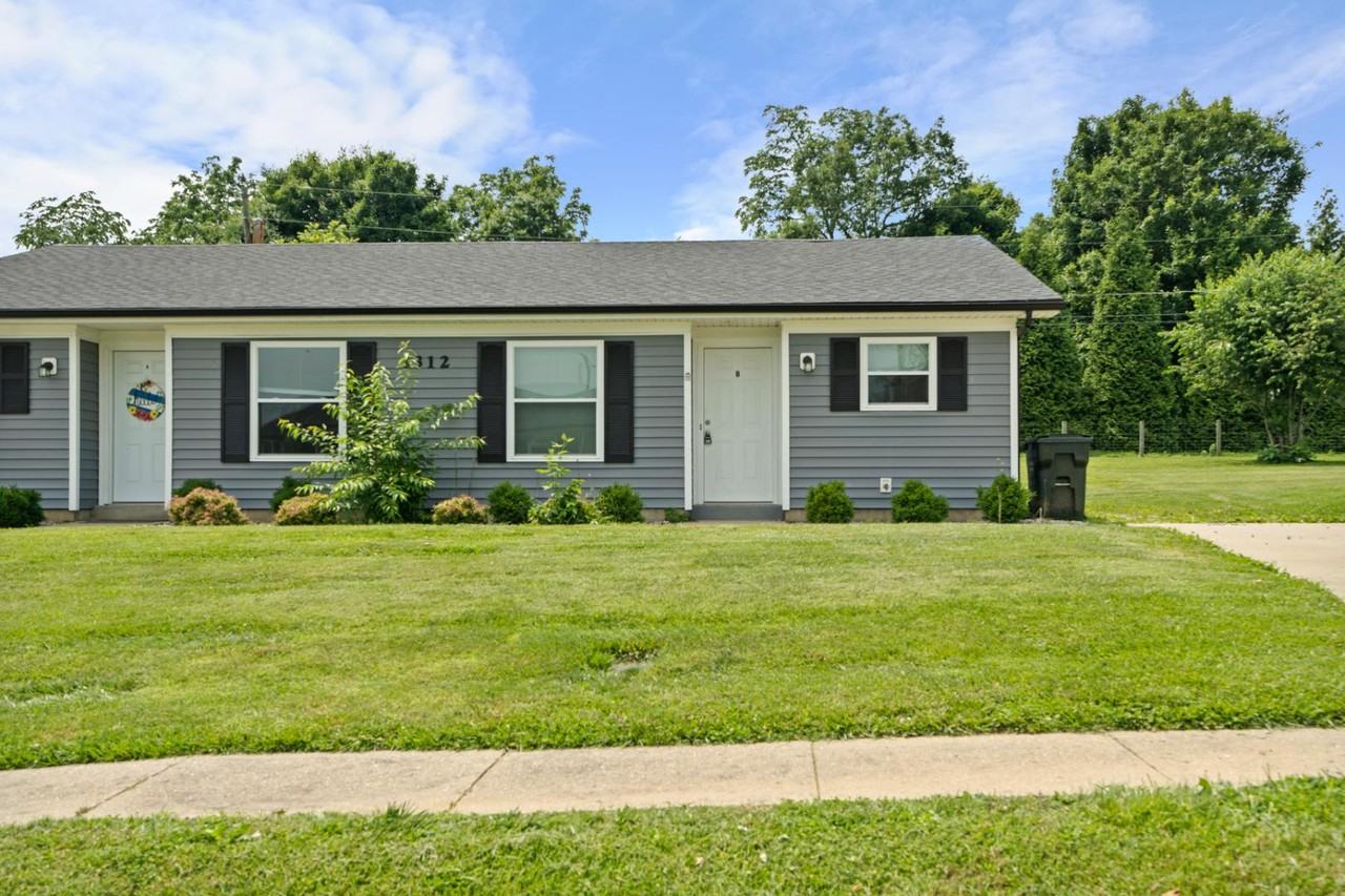 1311 Farmingdale Drive - Photo 2 of 10