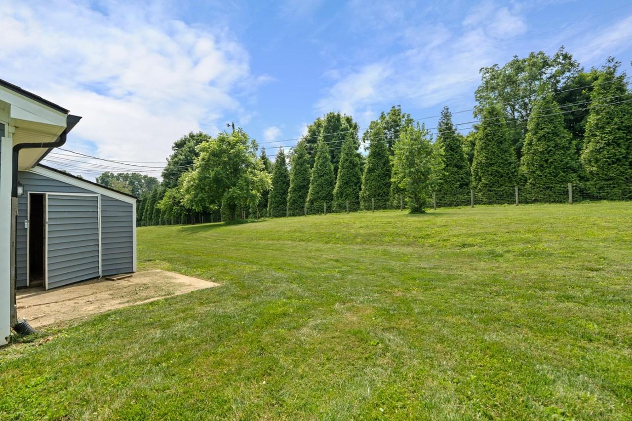 1311 Farmingdale Drive - Photo 3 of 10