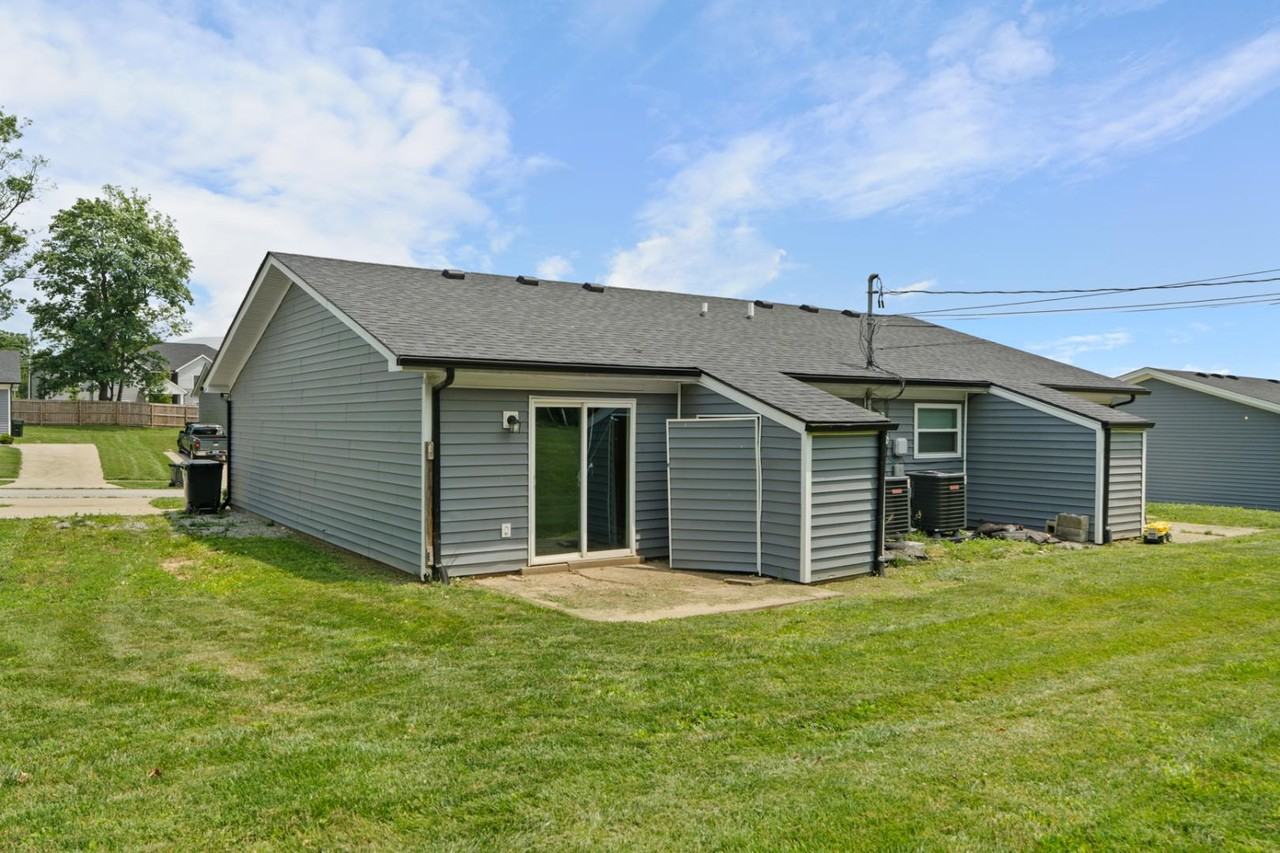 1311 Farmingdale Drive - Photo 4 of 10
