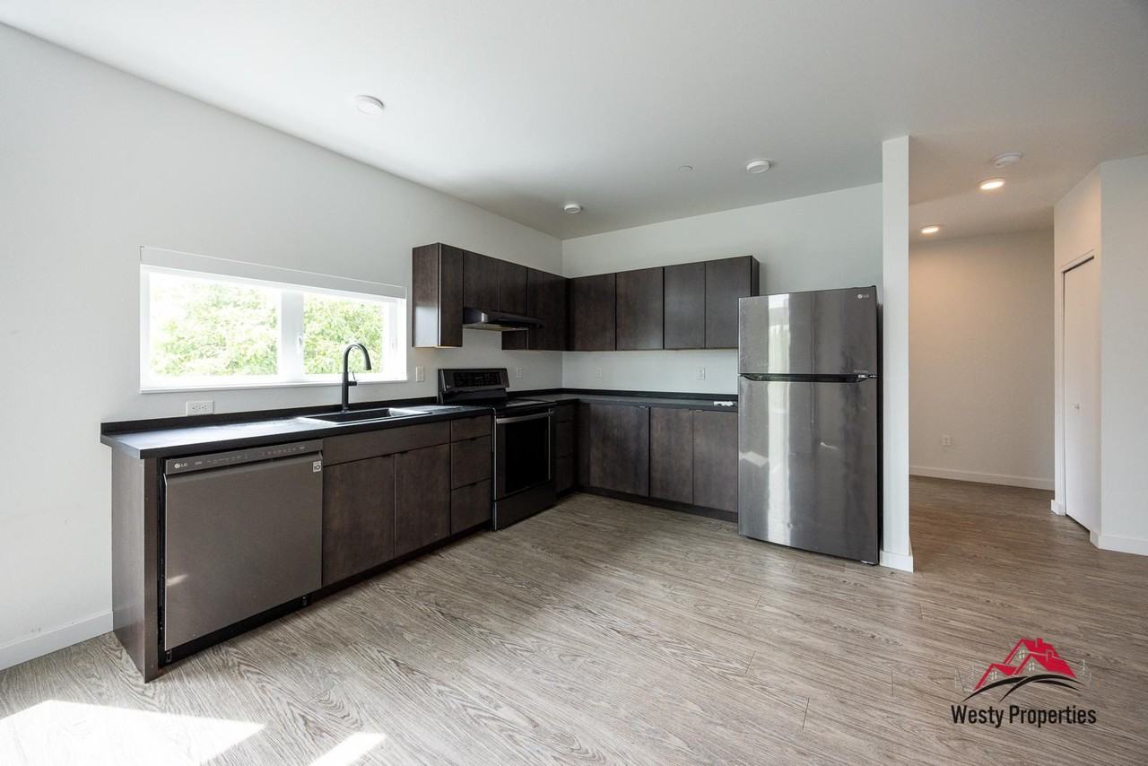 02M - Eden Park - Photo 6 of 15