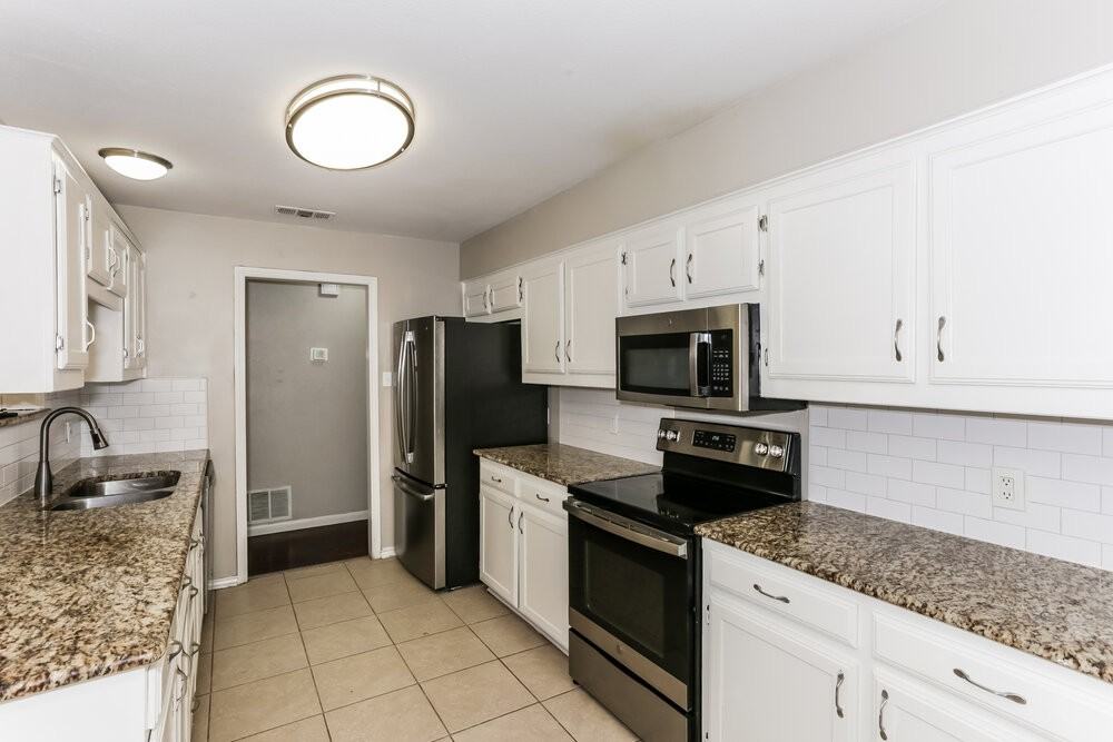 410 W Jefferson St - Photo 7 of 16