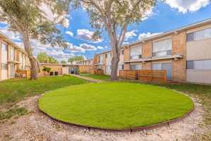featured image of 704 W Corral Ave