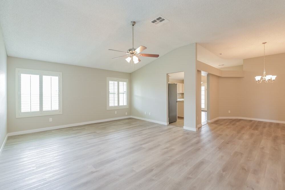 360 Dooley Dr - Photo 4 of 16