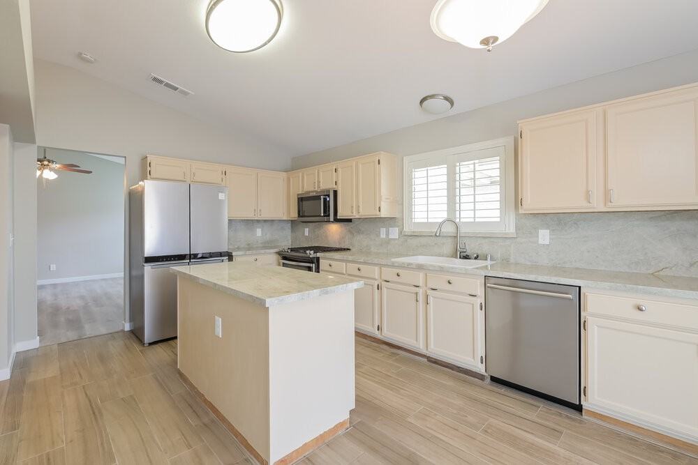 360 Dooley Dr - Photo 7 of 16