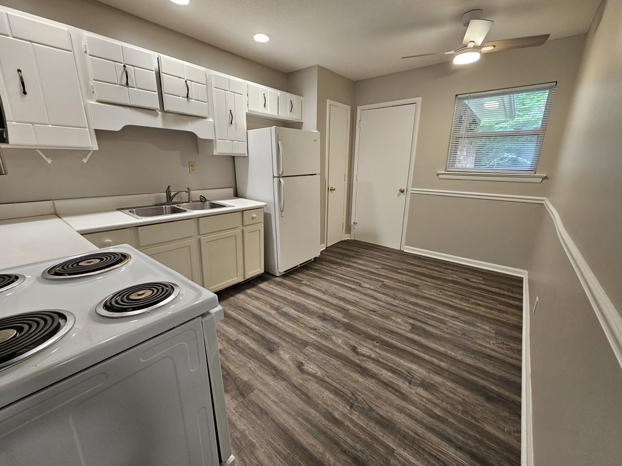 813 Gadd Rd #B - Photo 2 of 12